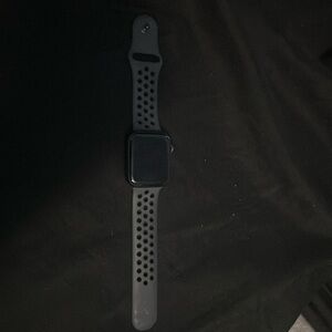 Apple watch 44m SE, comes with charger and box it originally came in.